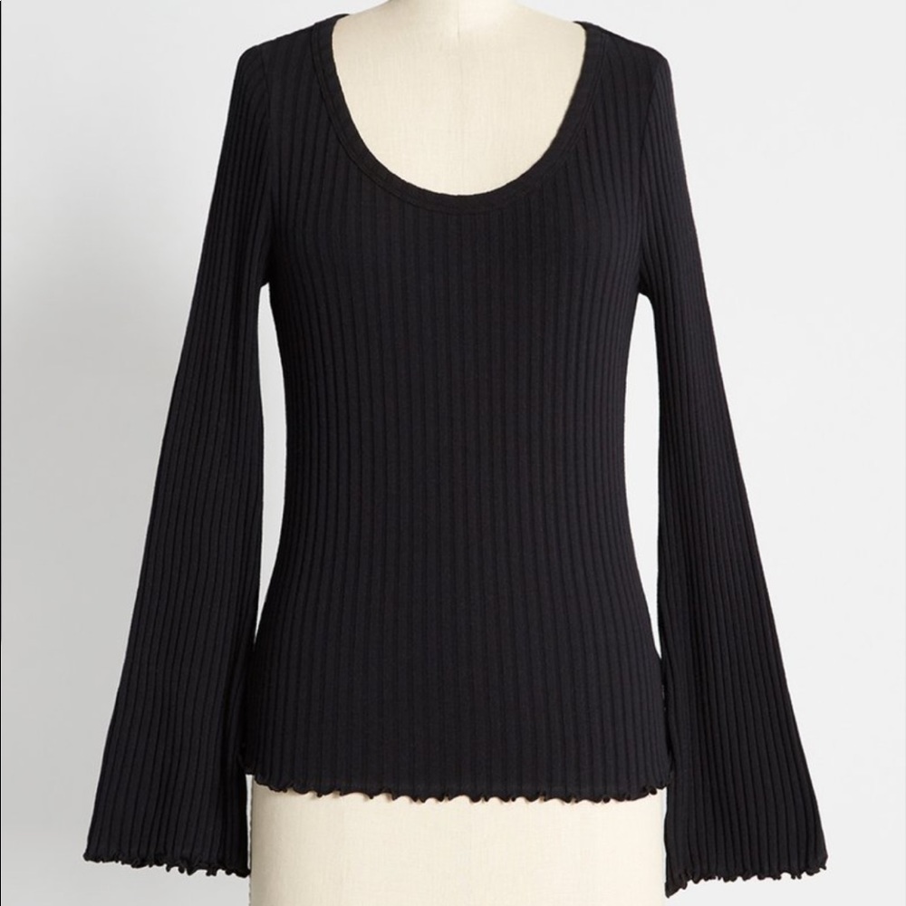 NWT ribbed bell sleeve long sleeve top